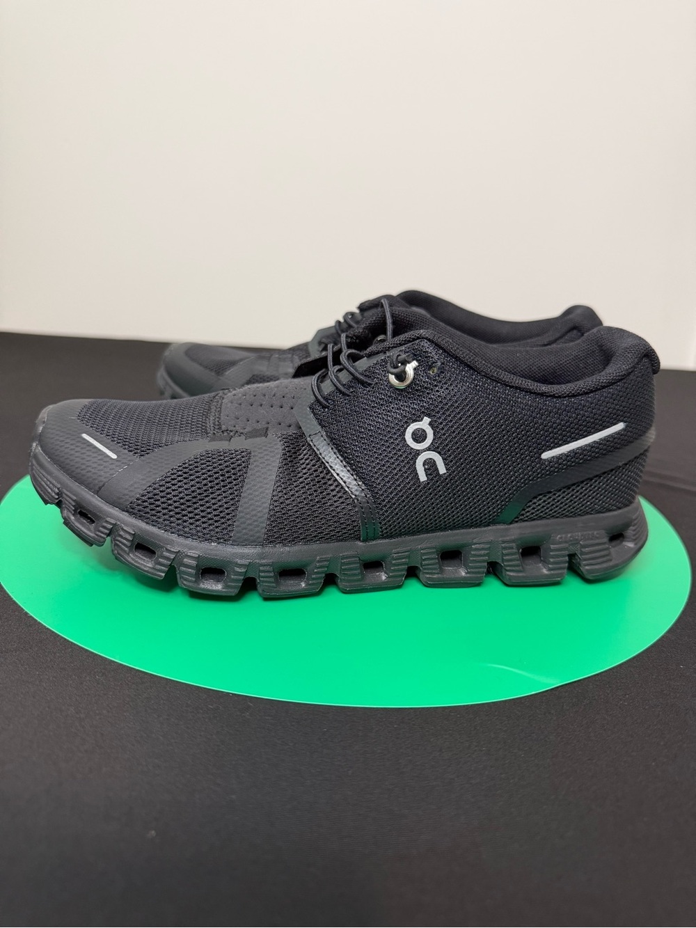 On Cloud 6 Running Womens Lightweight Black Running Shoes - Picture 4 of 10